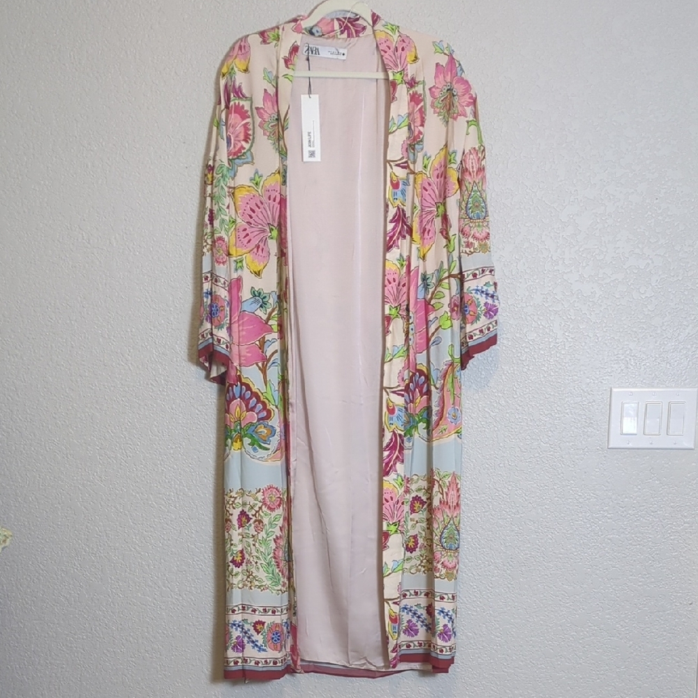 Zara Multicolor Floral Robe - Picture 2 of 16